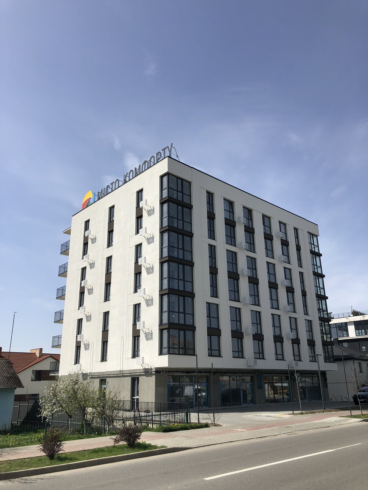 Фасад та вікна ЖК Грушевський